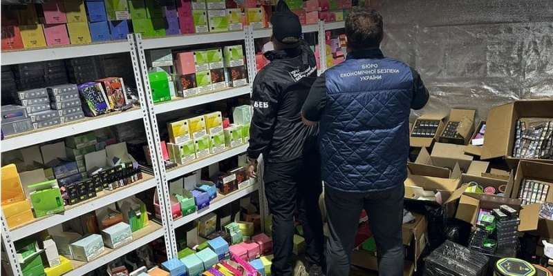&laquo;Бізнесмен&raquo; збив детектива автомобілем. БЕБ провело операцію з&nbsp;припинення продажу контрафактних тютюнових виробів через Telegram