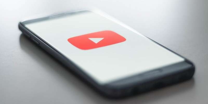 Згенероване&nbsp;&mdash; не&nbsp;пройде. YouTube каратиме користувачів за&nbsp;безвідповідальне використання ШІ