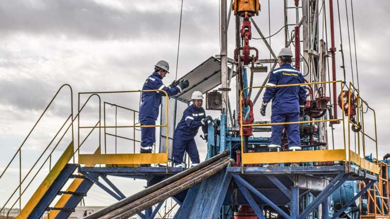 "КазМунайГаз" призвал бастующих нефтяников "Озенмунайгаз" выйти на работу