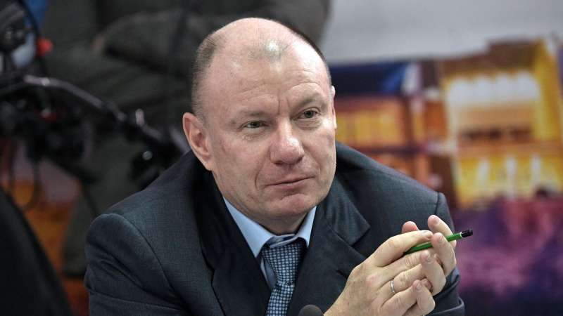 Потанин сравнил выдачу дешевых кредитов со змеей, пожирающей свой хвост