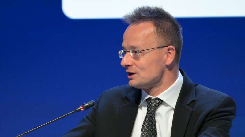 Сийярто заявил, что Трамп не приглашал Орбана на инаугурацию