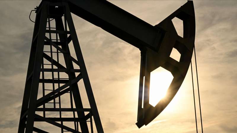 Китай скупает нефть, готовясь к возможным перебоям поставок из-за санкций