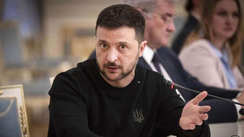 Зеленский готовит "второй фронт" против России, пишут СМИ